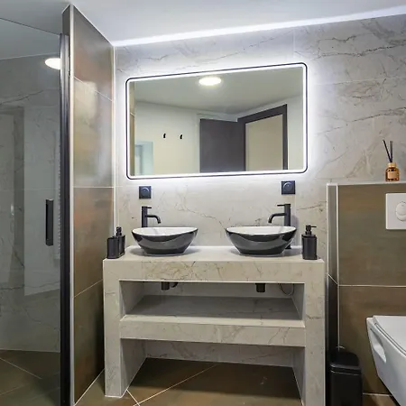 Apartamento Maison Rénovée Climatisée Avec Sauna Et Baby-foot *